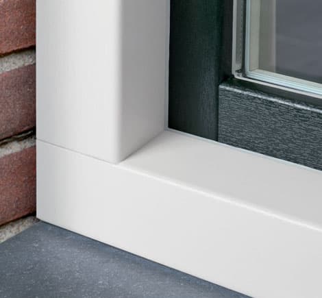 Kunststof kozijn met triple glas.